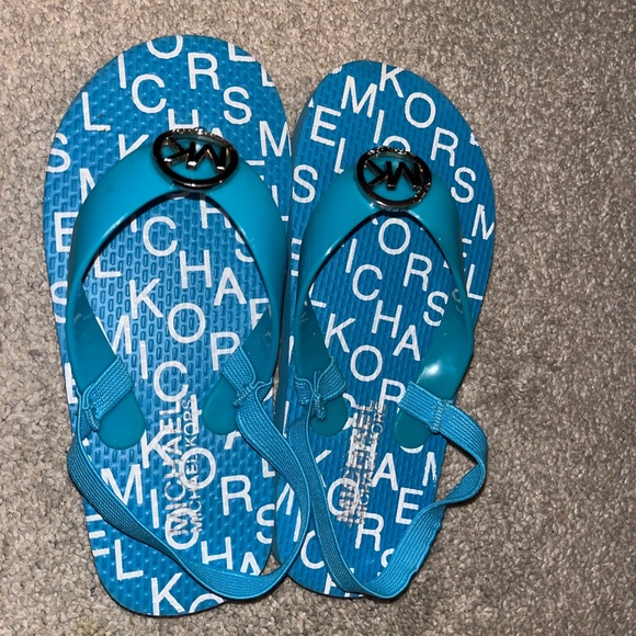 Kids Michael Kors Flip flops Size 11/12 - Picture 2 of 6